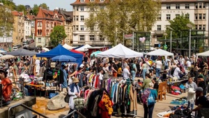 Flohmarkt und Kunsthandwerk auf dem Marienplatz