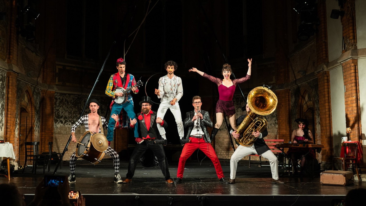 Tsirk Dobranotch: Ein Klezmer-Zirkus