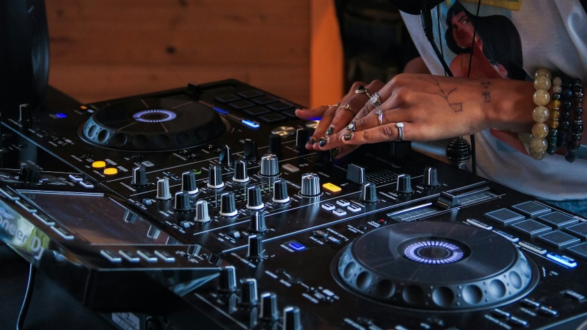 offspace x djversity: Open Decks für Queers und Allies