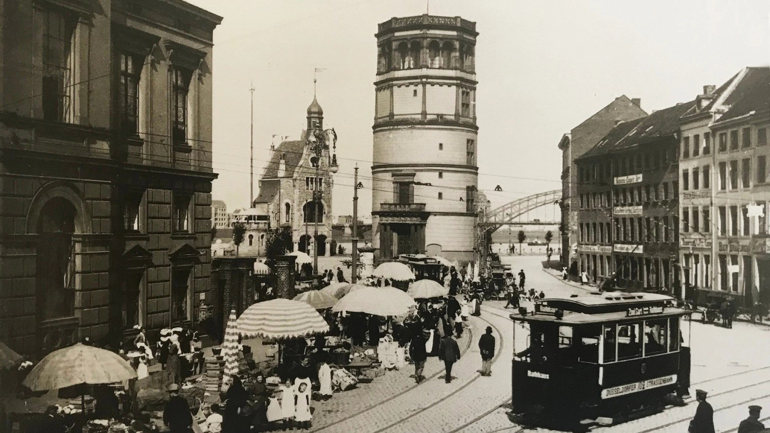 Geschichte live erleben: GEO EPOCHE historische Stadtführung Düsseldorf Altstadt