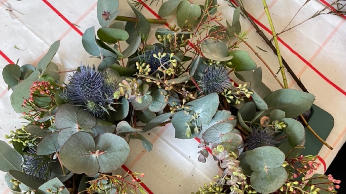 Frühlingskränze - Ich zeige dir mit einer einfachen Technik, wenn du dir aus einem Rohling einen wunderschönen Tür- oder Tischkranz erstellst