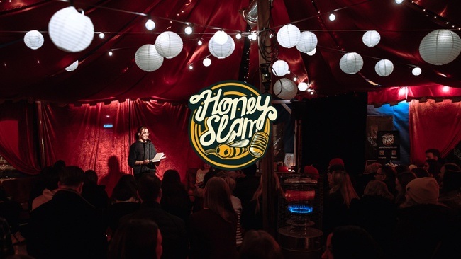 Honey Slam - Poetryslam ohne traurige Texte! -mit Gebärdensprachdolmetscherin-