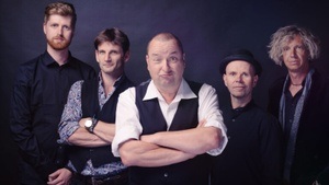 Swingin WiWa – True Collins