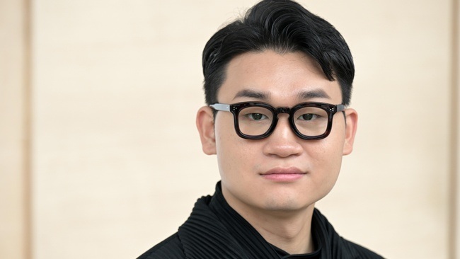 Lieder im Holzfoyer mit Taehan Kim (Bariton) und Thomas Guggeis (Klavier)