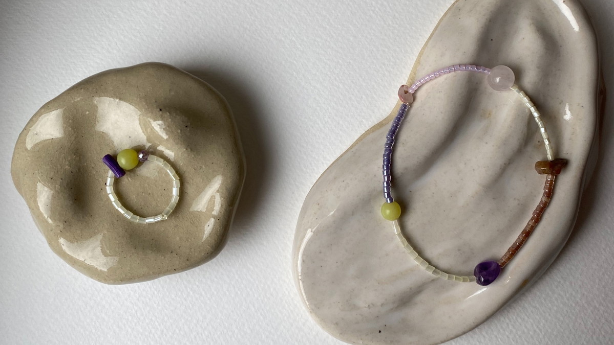 Titelbild der Veranstaltung Schmuck & Handbuilding Workshop – Jewelry meets Ceramics