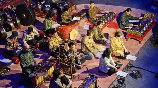 Gamelan Lindhu Raras – Music from the Javanese Courts