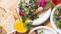 nourish café I soul concept