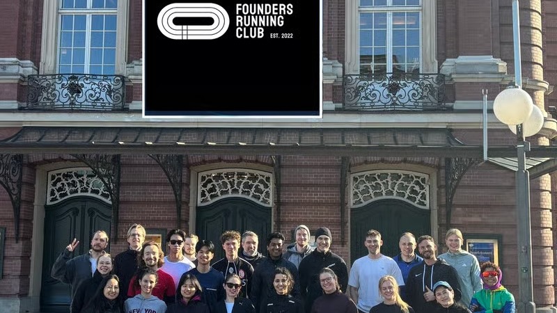 Titelbild der Veranstaltung Longevity Hamburg x Founders Running Club | Run & Networking