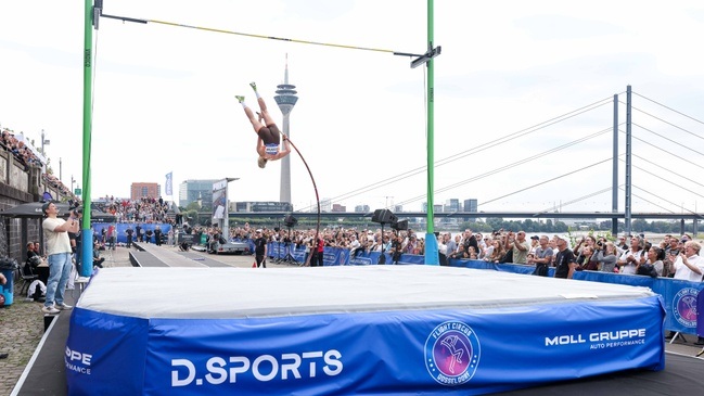 D.SPORTS CIRCUS (Stabhochsprung)