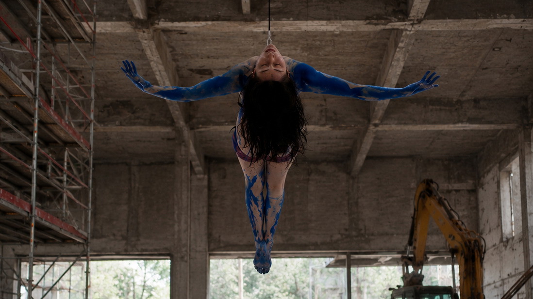 Göksu Kunak: Suspension