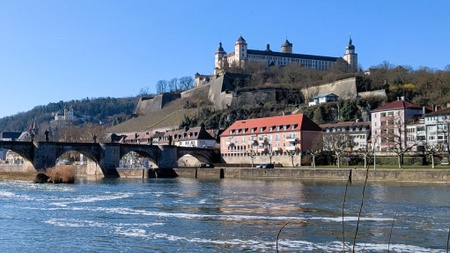 Deine Stadtführung: Kultur, Wein & geheime Ecken