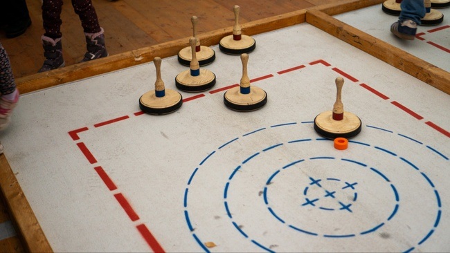 Eisstockschießen im cassiopeia Sommergarten