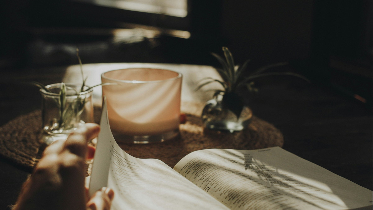 Titelbild der Veranstaltung The Sunday Reflection Circle – Dein digitaler Detox zum Wochenabschluss.