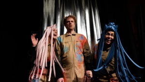 Quality Land- Live und Analog nach dem Bestseller von Marc- Uwe Kling