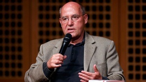 Auf eine Currywurst mit Gregor Gysi