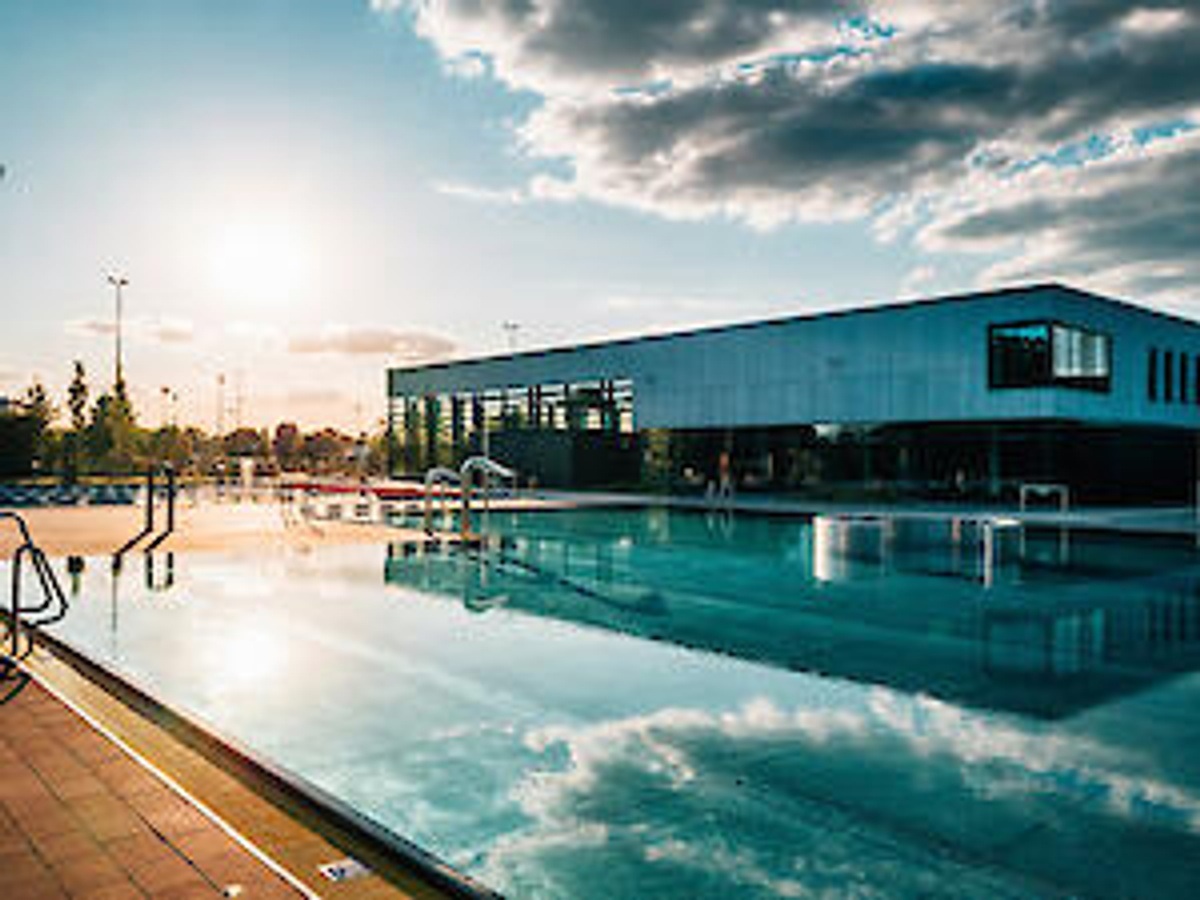 Poesieschlacht-auf-Abwegen: Allwetterbad Flingern