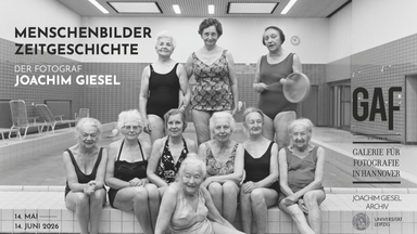 Führung durch die Ausstellung "Menschenbilder | Zeitgeschichte. Der Fotograf Joachim Giesel