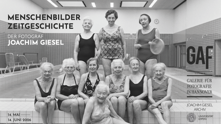 Führung durch die Ausstellung "Menschenbilder | Zeitgeschichte. Der Fotograf Joachim Giesel