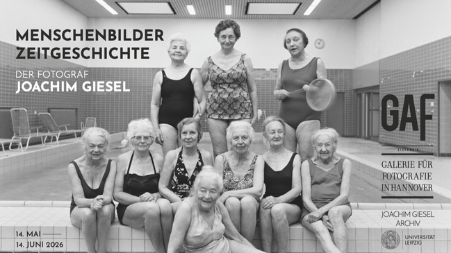 Führung durch die Ausstellung "Menschenbilder | Zeitgeschichte. Der Fotograf Joachim Giesel