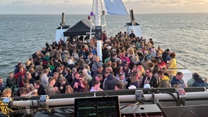 AFTER WORK CRUISE 90er, 2000er & 2010er Special// HAMBURG auf der MS KOI