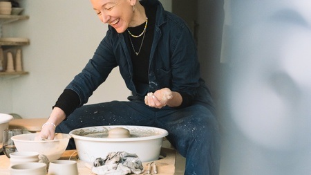 Töpferkurs an der Drehscheibe – kreative Auszeit in Köln
