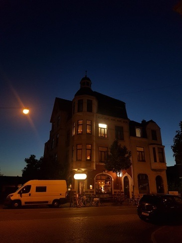 Powerpoint-Pubquiz mit Charming Hendrik