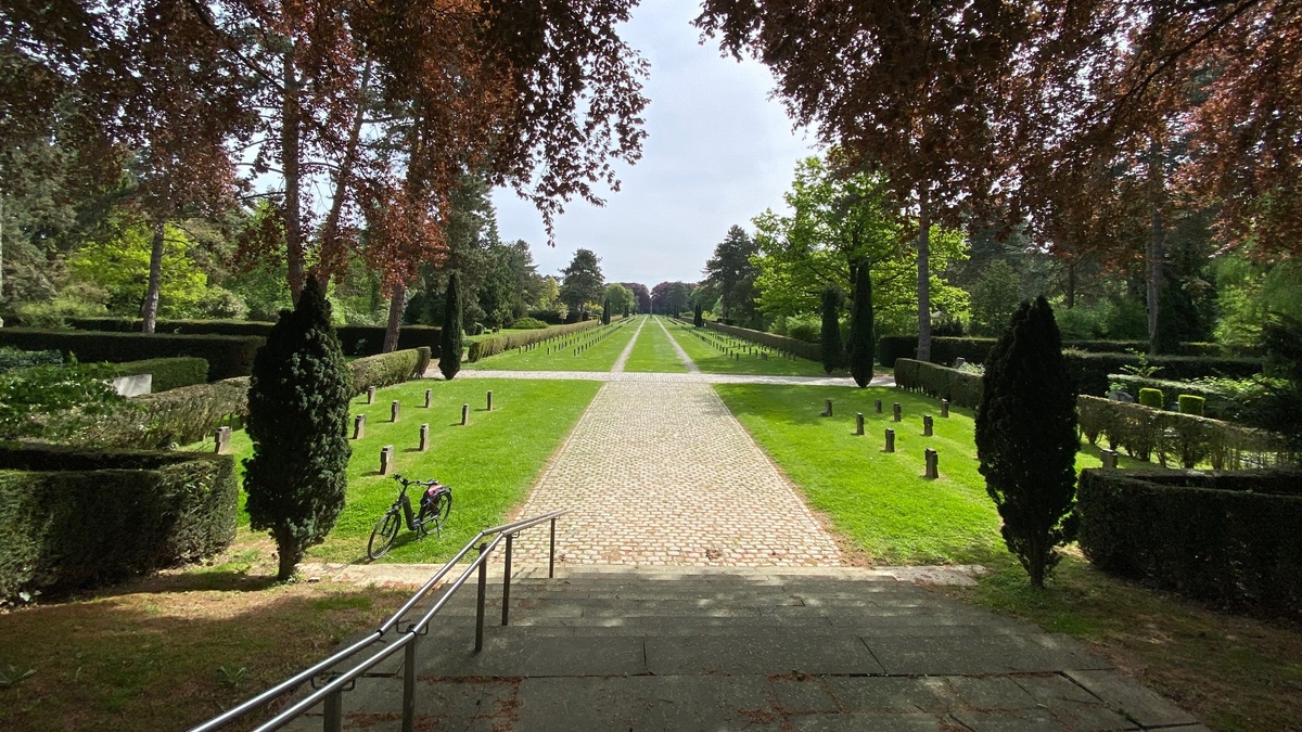 Urlaub in Köln | Der Südfriedhof – Eher Park als Friedhof | zu Fuß