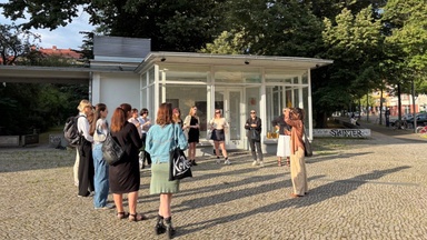 tipBerlin Art Girlswalk