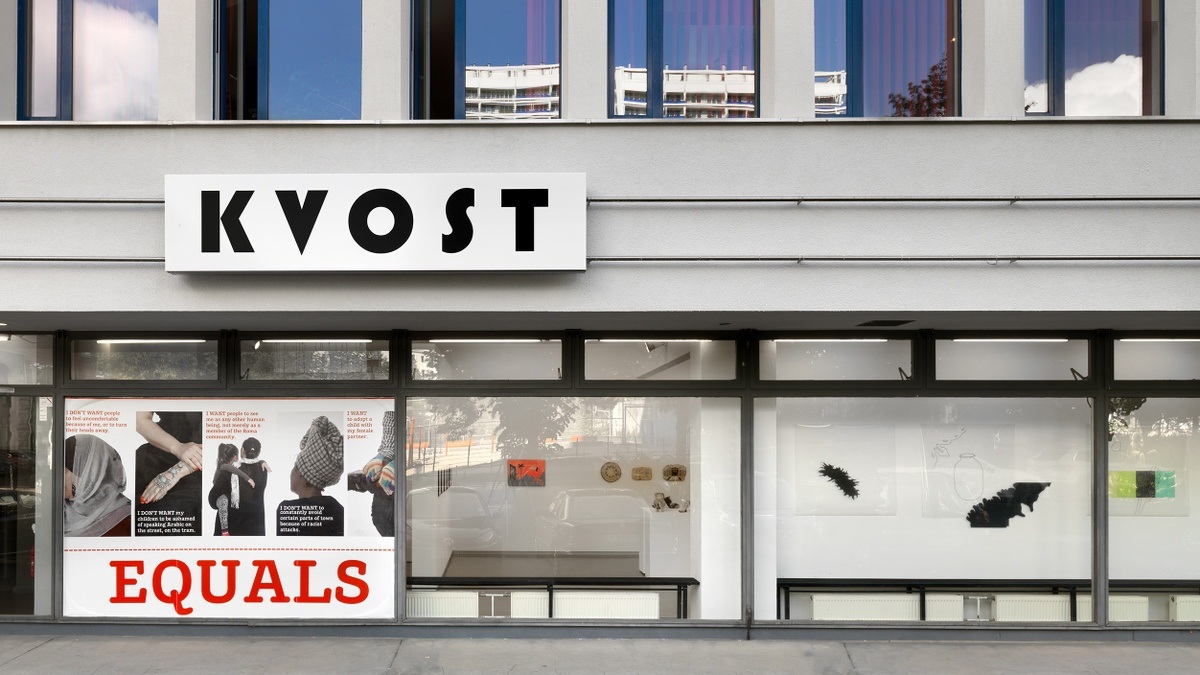 "Multimodal Translations Amid Violent Discussions" mit dem Ukrainian Decolonial Glossary : SOLOMIYA STUDIO FESTIVAL im KVOST
