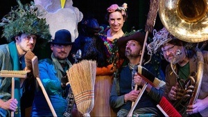 »Die kleine Hexe« - Szenisch-musikalisches Spektakel für Kinder ab fünf Jahren