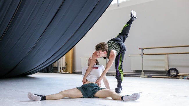 Ioannis Mandafounis & Thomas Bradley, Here is There Dresden Frankfurt Dance Company