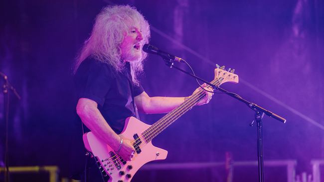 Barclay James Harvest feat. Les Holroyd