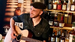 Richie Ros (from Irland)