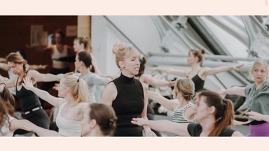 Techno YOGA Brunch @LVZ Glaskuppel