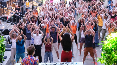 Legal Ecstasy – Sober Dancing im Gasteig HP8 | Mental Health Arts Festival