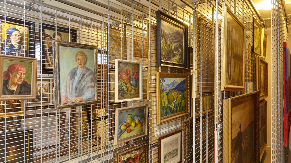 Ausstellungseröffnung und Kuratorenführung mit Dr. Frank Mäuer „Ans Licht! Objekte und Geschichte(n) aus der Sammlung des Oberschlesischen Landesmuseums“