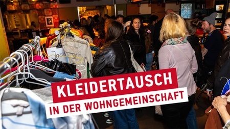 Kleidertausch in der Wohngemeinschaft