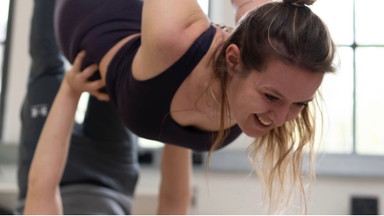 Acro Yoga Workshop Open Level mit Vivien