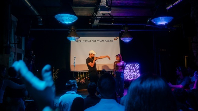 🩷 LOVE AT FIRST SLIDE Berlin | Presenter Ticket | Power Point Dating by Rausgegangen  🩷