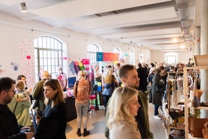BESONDERS MARKT