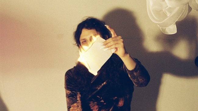 reading bedfolds together (Zusammen Bettfalten lesen)