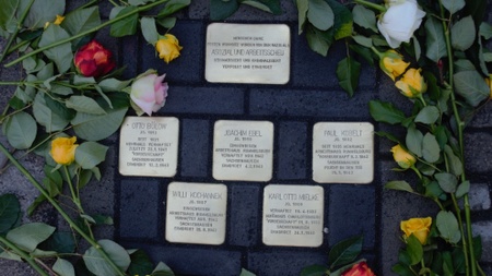 Podiumsdiskussion: Bewegte Blickwinkel auf Familiengeschichte(n) – Angehörige ausgegrenzter und verfolgter Menschen im Nationalsozialismus sprechen