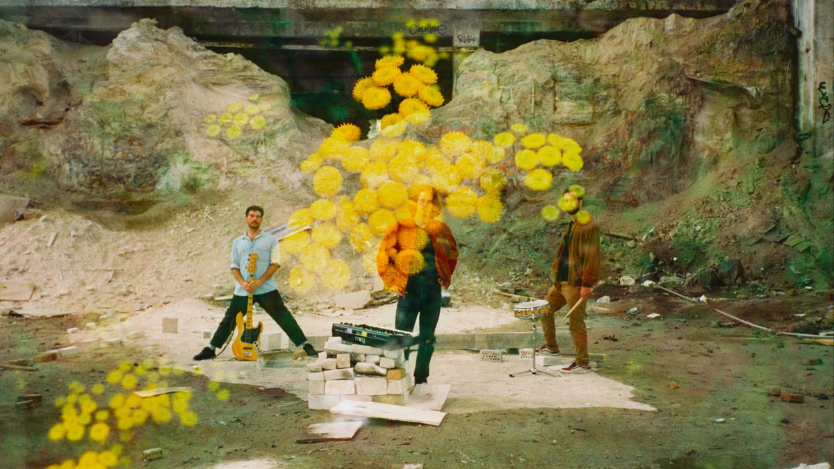 Titelbild der Veranstaltung Atomic Fruit (SE, IT, FR) + Seirén (UK, MEX) @Neue Zukunft