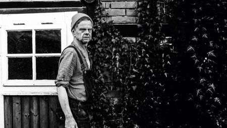 Platzhirsch präsentiert: TOM LIWA Solo Show