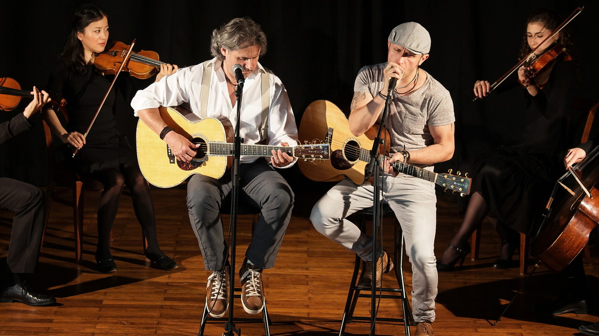 Simon & Garfunkel Tribute meets Classic –   Duo Graceland mit Streichquartett und Band