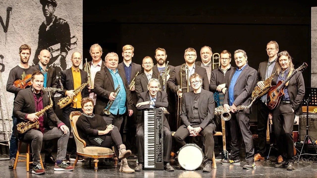 Upper Austrian Jazz Orchestra meets HfMDK Bigband