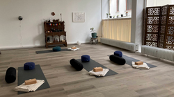 STHIRA SUKHA Yoga Studio