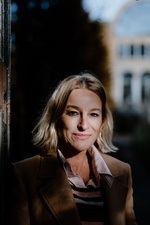 Read, Drink, Talk: Abend mit Autorin Isabell Schönhoff