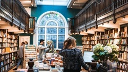 Aegis Buchhandlung