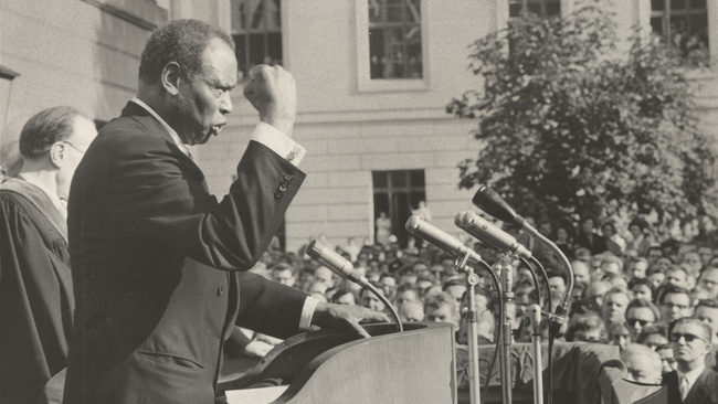 Every Artist Must Take Sides – Resonanzen von Eslanda und Paul Robeson | Kurator*innenführungen